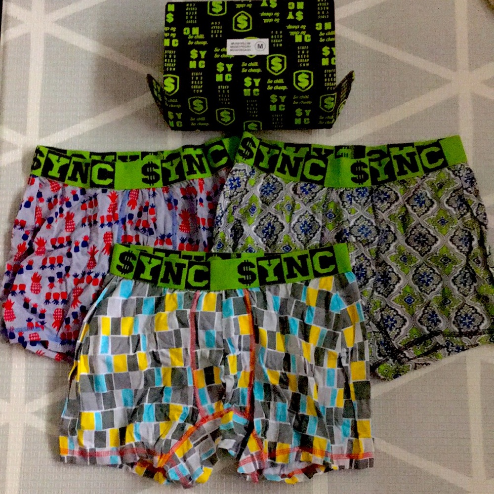 Brand New. NIB! 3 pc bundle of mens size M boxer briefs. Still in box.